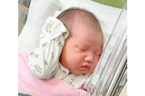 卵巢功能不佳、AMH低，醫師團隊擬出最佳療程方案，成功迎來寶寶