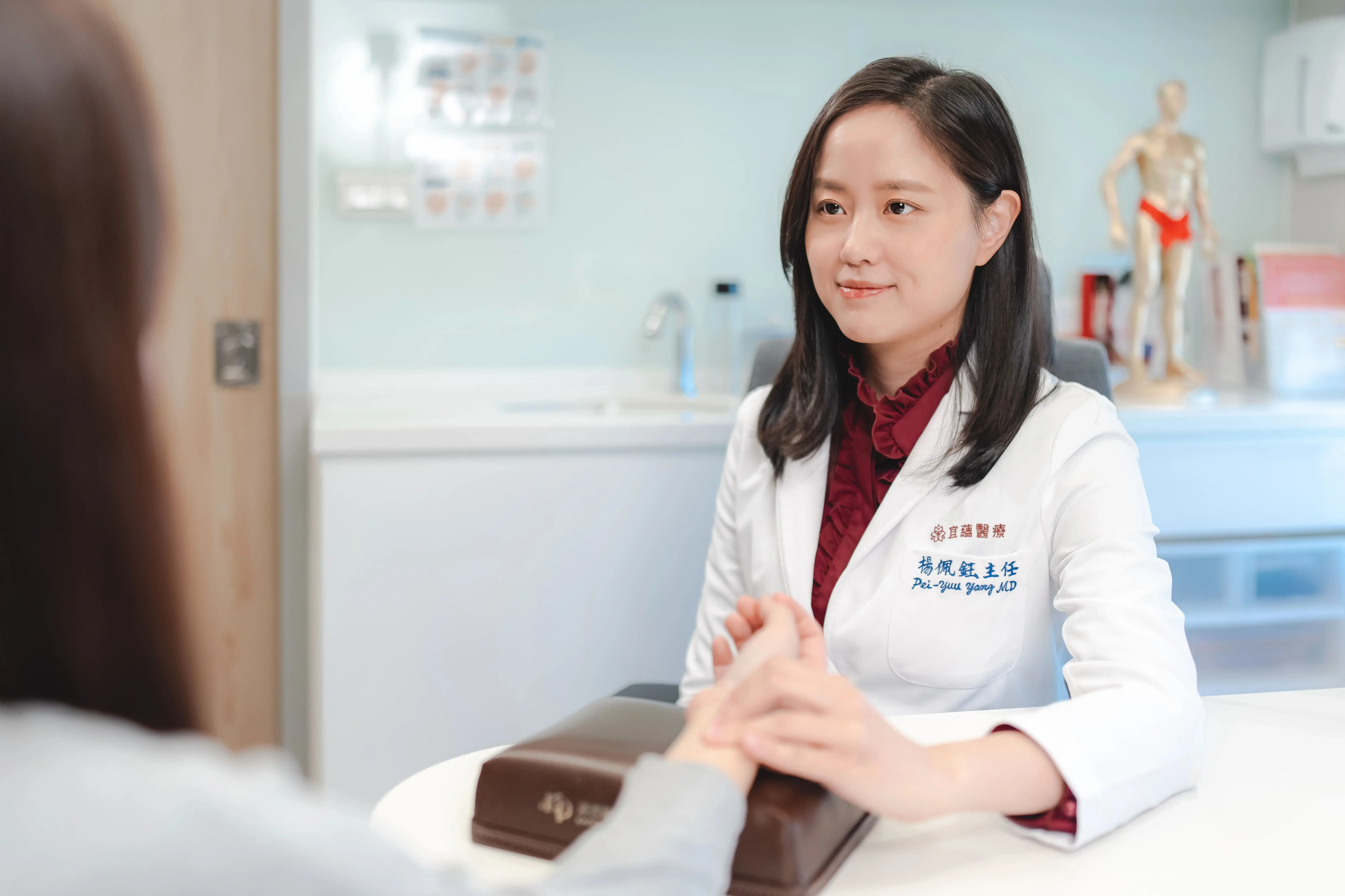 楊佩鈺中醫師解析中醫如何治療經痛與子宮內膜異位症