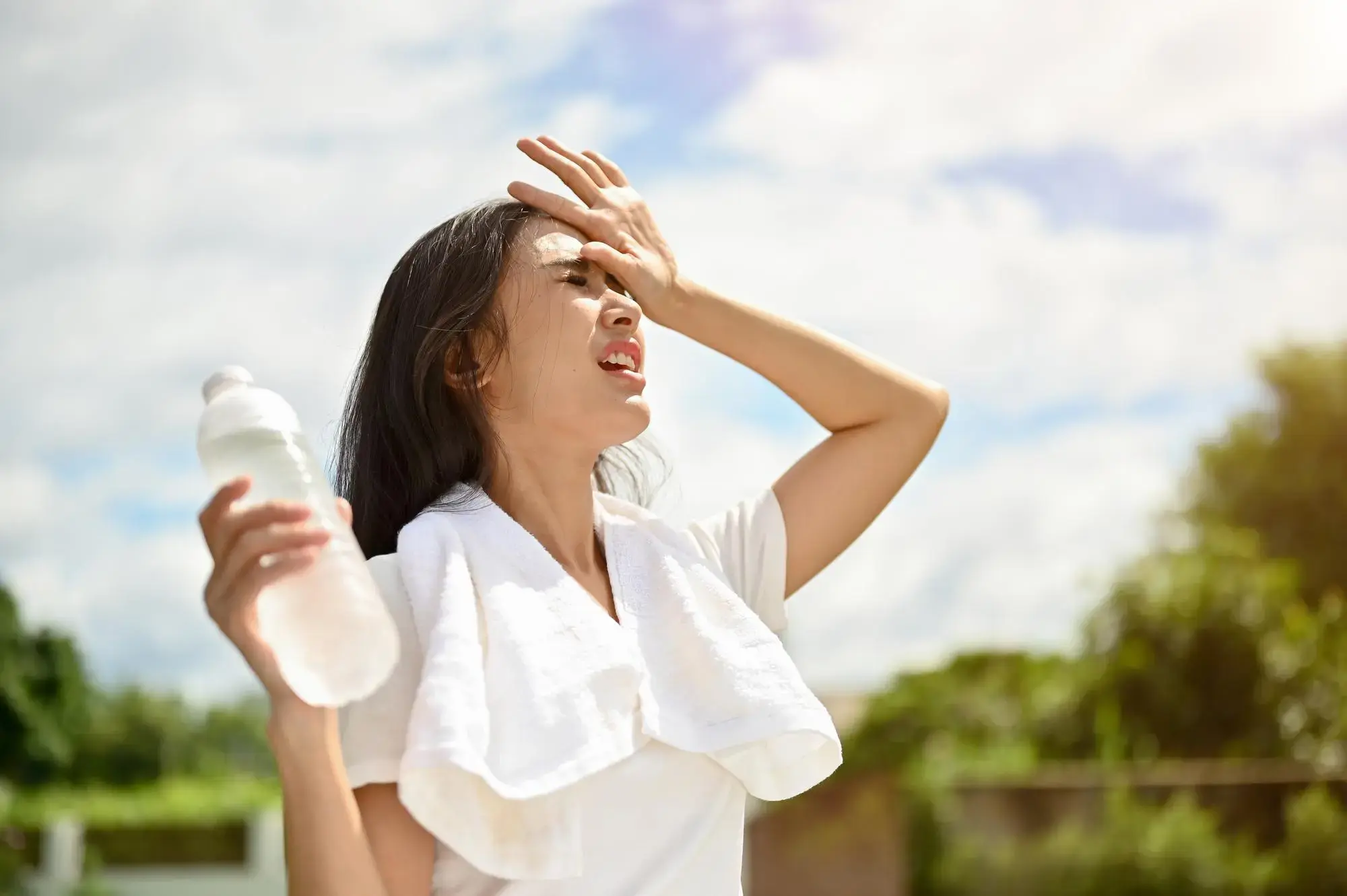 中暑（Heat Stroke）是人體在高溫環境中，體溫調節失常，熱能無法適當排出，導致身體不適甚至危及生命。