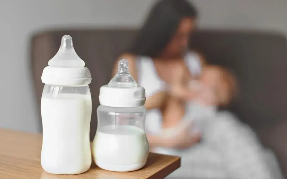 母乳對決配方奶