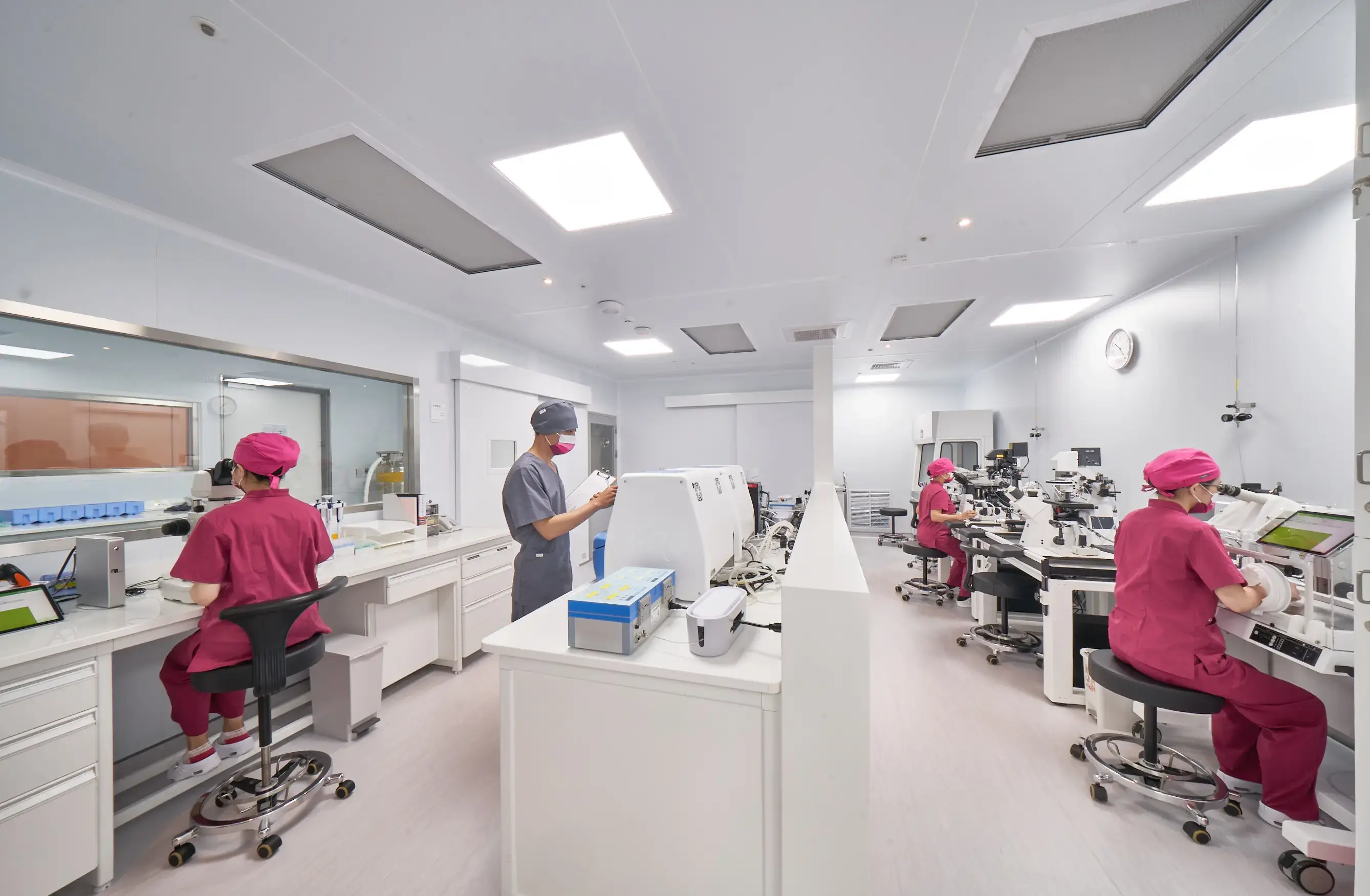Embryology lab team working in an advanced IVF laboratory in Asia with high success rates